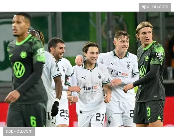 门兴格拉德巴赫4-2沃尔夫斯堡,对攻战展现德甲开放战术风格 门兴格拉德巴赫4-2沃尔夫斯堡,对攻战展现德甲开放战术风格